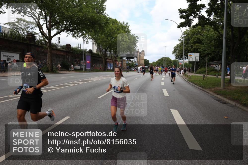 29.06.2025 - hella hamburg halbmarathon Yannick Fuchs http://msf.ph/oto/8156035 29.06.2025 10:38:11 20KM 3109, 3116, 3124, 3146, 3437, 4425, 4981, 5506, 5692, 6495, 6705, 6991, 7093, 7185, 7451, 8145, 8218, 8900, 9043, 9081, 9931, 10246, 10669, 11153, 11346, 11648, 11778, 11848, 12327, 12438, 12623, 12657, 13348, 13897, 14690, 14861, 15383, 15512, 15932, 16062, 16105, 16224, 16301, 16547, 16549, 16648, 16720, 17376, 17516, 17912, 18678, 18775, 18942, 19090 meine-sportfotos.de