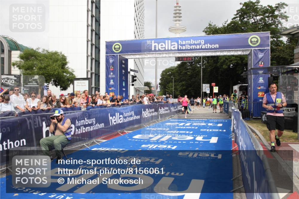29.06.2025 - hella hamburg halbmarathon Michael Strokosch http://msf.ph/oto/8156061 29.06.2025 10:18:09 Ziel 17786, 19072 meine-sportfotos.de