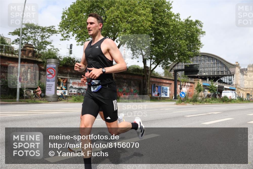 29.06.2025 - hella hamburg halbmarathon Yannick Fuchs http://msf.ph/oto/8156070 29.06.2025 10:16:35 20KM 6530, 14717, 14766, 14933, 16120, 16988, 17402 meine-sportfotos.de