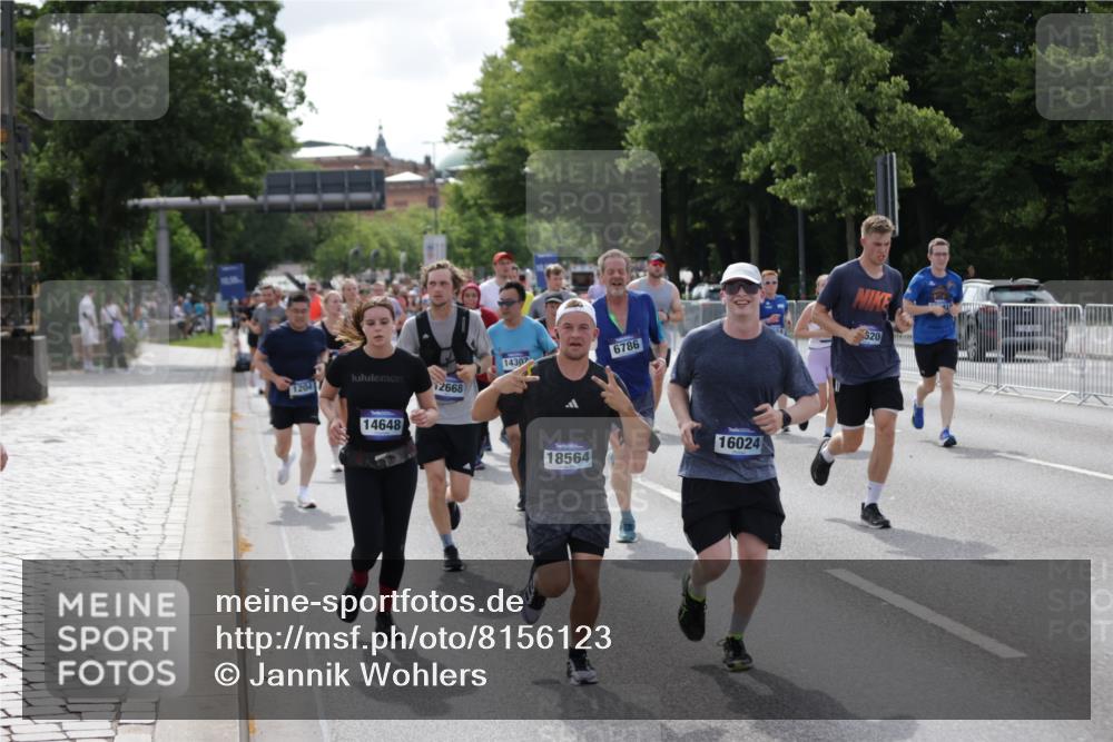 29.06.2025 - hella hamburg halbmarathon Jannik Wohlers http://msf.ph/oto/8156123 29.06.2025 10:17:06 Lombardsbrücke 1204, 1477, 2259, 2305, 2860, 3802, 3803, 4194, 4218, 4852, 6254, 6336, 6352, 6520, 6786, 7011, 7258, 7291, 7410, 7413, 7445, 7566, 7844, 8210, 8309, 8351, 8433, 8895, 9848, 10377, 10620, 10677, 11372, 11707, 12031, 12668, 14194, 14199, 14208, 14209, 14307, 14648, 14877, 15293, 16024, 16555, 17083, 17628, 17717, 17927, 18039, 18060, 18344, 18469, 18526, 18564, 19029 meine-sportfotos.de