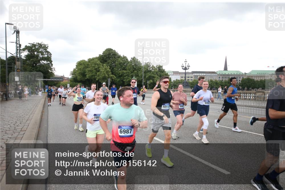 29.06.2025 - hella hamburg halbmarathon Jannik Wohlers http://msf.ph/oto/8156142 29.06.2025 10:53:54 Lombardsbrücke 1762, 1779, 1822, 1949, 2600, 2761, 3187, 3188, 3364, 3857, 4323, 4685, 4720, 5157, 5309, 5514, 5804, 5817, 5933, 6468, 6987, 6988, 7498, 7670, 7874, 7946, 8801, 8803, 8867, 9130, 9203, 10207, 11354, 11785, 11830, 12429, 12898, 12923, 13035, 13850, 14177, 14386, 14416, 14655, 14904, 15318, 16117, 16522, 16628, 16691, 16839, 16888, 18093, 18431 meine-sportfotos.de