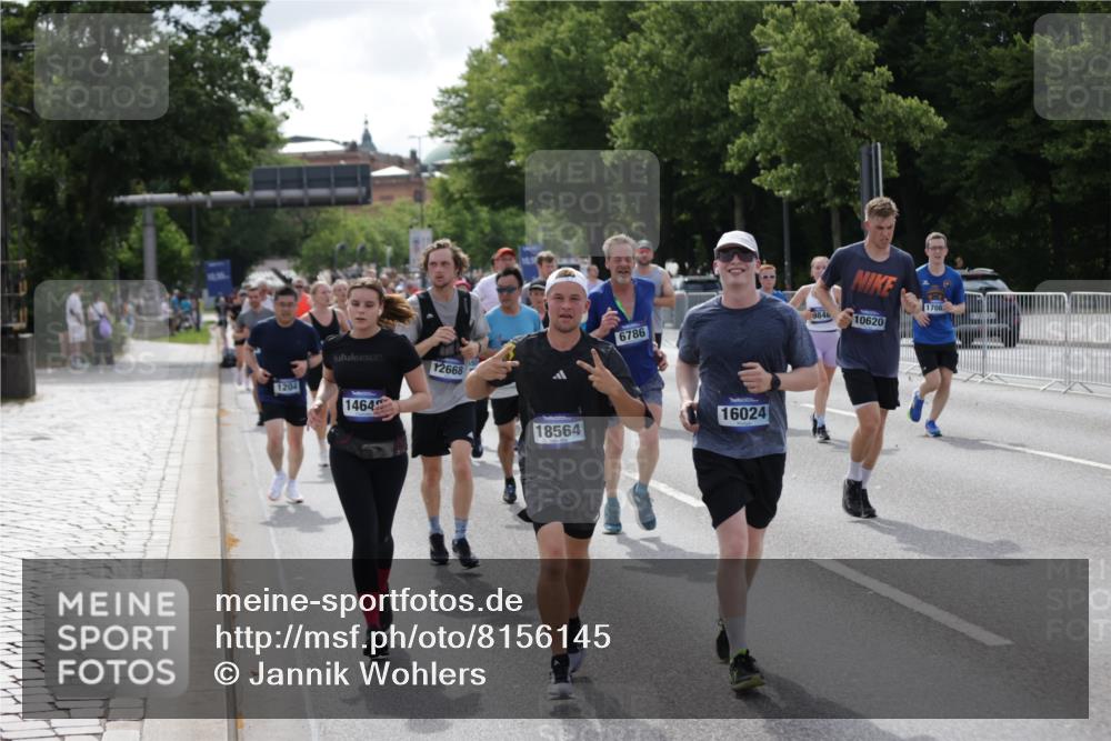 29.06.2025 - hella hamburg halbmarathon Jannik Wohlers http://msf.ph/oto/8156145 29.06.2025 10:17:06 Lombardsbrücke 1204, 1477, 2259, 2305, 2860, 3802, 3803, 4194, 4218, 4852, 6254, 6336, 6352, 6520, 6786, 7011, 7258, 7291, 7410, 7413, 7445, 7566, 7844, 8210, 8309, 8351, 8433, 8895, 9848, 10377, 10620, 10677, 11372, 11707, 12031, 12668, 14194, 14199, 14208, 14209, 14307, 14648, 14877, 15293, 16024, 16555, 17083, 17628, 17717, 17927, 18039, 18060, 18344, 18469, 18526, 18564, 19029 meine-sportfotos.de