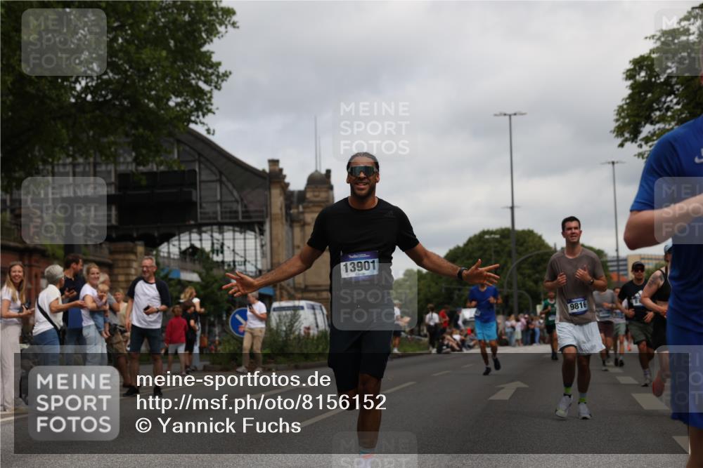 29.06.2025 - hella hamburg halbmarathon Yannick Fuchs http://msf.ph/oto/8156152 29.06.2025 10:58:31 20KM 1842, 2298, 2463, 3919, 4542, 6100, 7081, 7474, 8171, 8810, 8890, 9254, 9680, 9816, 10694, 10824, 11960, 12426, 12646, 12781, 12843, 13901, 14822, 14970, 15698, 16455, 16594, 16753, 16770, 18321, 18440, 18520, 18739, 19240 meine-sportfotos.de