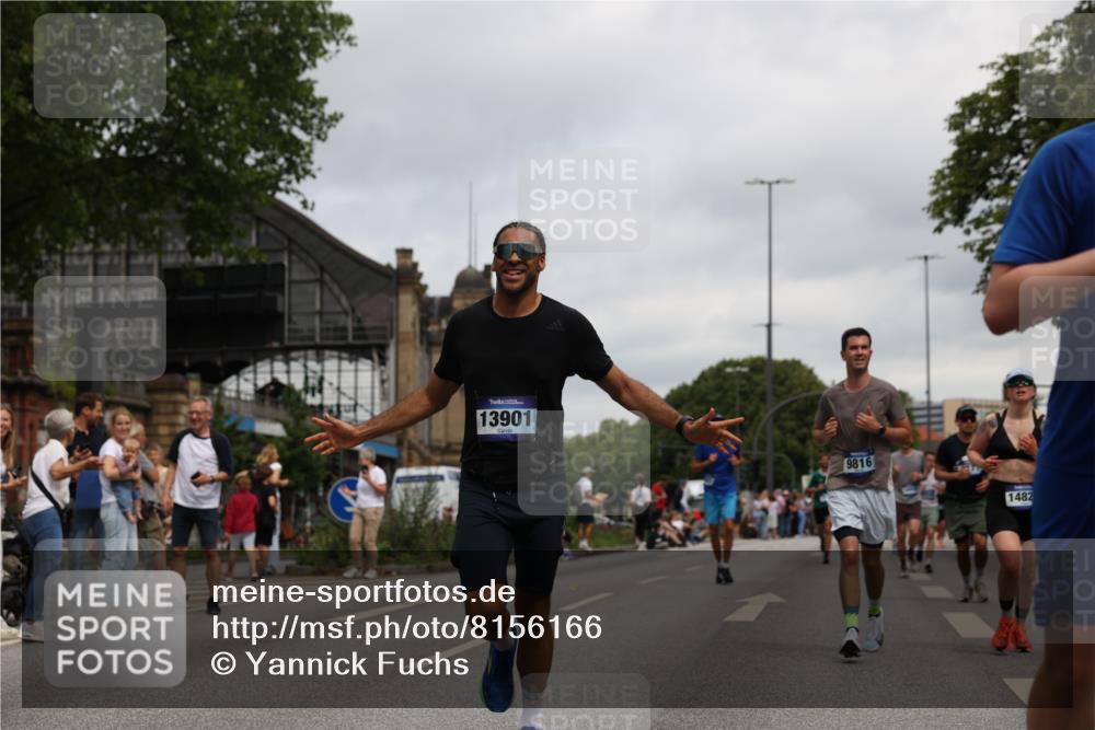 29.06.2025 - hella hamburg halbmarathon Yannick Fuchs http://msf.ph/oto/8156166 29.06.2025 10:58:31 20KM 1842, 2298, 2463, 3919, 4542, 6100, 7081, 7474, 8171, 8810, 8890, 9254, 9680, 9816, 10694, 10824, 11960, 12426, 12646, 12781, 12843, 13901, 14822, 14970, 15698, 16455, 16594, 16753, 16770, 18321, 18440, 18520, 18739, 19240 meine-sportfotos.de