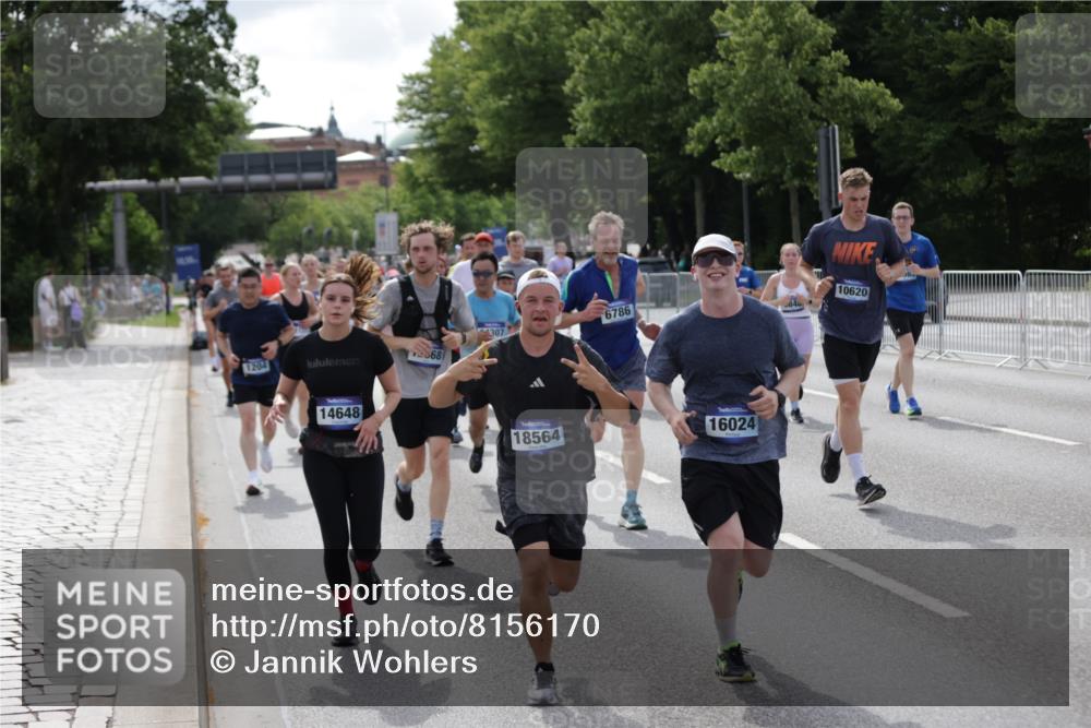 29.06.2025 - hella hamburg halbmarathon Jannik Wohlers http://msf.ph/oto/8156170 29.06.2025 10:17:06 Lombardsbrücke 1204, 1477, 2259, 2305, 2860, 3802, 3803, 4194, 4218, 4852, 6254, 6336, 6352, 6520, 6786, 7011, 7258, 7291, 7410, 7413, 7445, 7566, 7844, 8210, 8309, 8351, 8433, 8895, 9848, 10377, 10620, 10677, 11372, 11707, 12031, 12668, 14194, 14199, 14208, 14209, 14307, 14648, 14877, 15293, 16024, 16555, 17083, 17628, 17717, 17927, 18039, 18060, 18344, 18469, 18526, 18564, 19029 meine-sportfotos.de