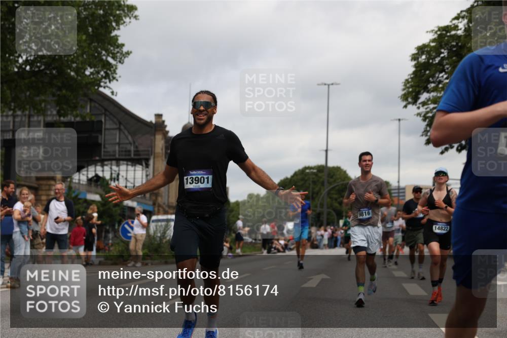 29.06.2025 - hella hamburg halbmarathon Yannick Fuchs http://msf.ph/oto/8156174 29.06.2025 10:58:31 20KM 1842, 2298, 2463, 3919, 4542, 6100, 7081, 7474, 8171, 8810, 8890, 9254, 9680, 9816, 10694, 10824, 11960, 12426, 12646, 12781, 12843, 13901, 14822, 14970, 15698, 16455, 16594, 16753, 16770, 18321, 18440, 18520, 18739, 19240 meine-sportfotos.de