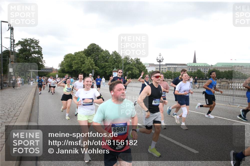 29.06.2025 - hella hamburg halbmarathon Jannik Wohlers http://msf.ph/oto/8156182 29.06.2025 10:53:54 Lombardsbrücke 1762, 1779, 1822, 1949, 2600, 2761, 3187, 3188, 3364, 3857, 4323, 4685, 4720, 5157, 5309, 5514, 5804, 5817, 5933, 6468, 6987, 6988, 7498, 7670, 7874, 7946, 8801, 8803, 8867, 9130, 9203, 10207, 11354, 11785, 11830, 12429, 12898, 12923, 13035, 13850, 14177, 14386, 14416, 14655, 14904, 15318, 16117, 16522, 16628, 16691, 16839, 16888, 18093, 18431 meine-sportfotos.de