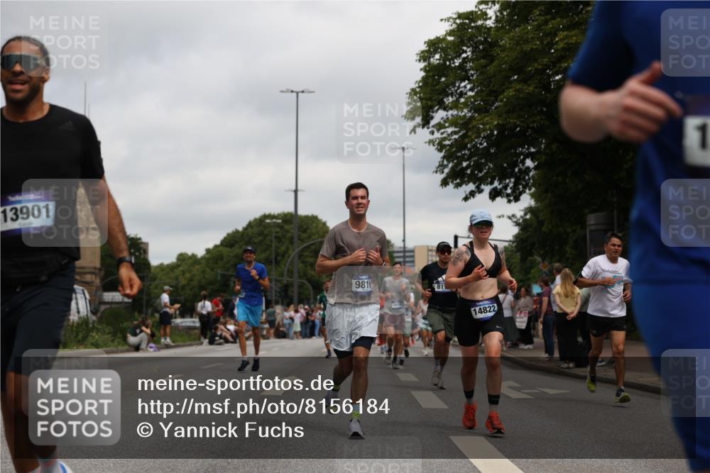 29.06.2025 - hella hamburg halbmarathon Yannick Fuchs http://msf.ph/oto/8156184 29.06.2025 10:58:31 20KM 1842, 2298, 2463, 3919, 4542, 6100, 7081, 7474, 8171, 8810, 8890, 9254, 9680, 9816, 10694, 10824, 11960, 12426, 12646, 12781, 12843, 13901, 14822, 14970, 15698, 16455, 16594, 16753, 16770, 18321, 18440, 18520, 18739, 19240 meine-sportfotos.de