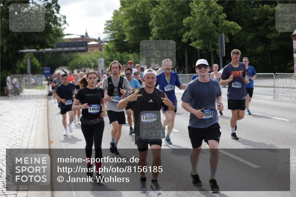 29.06.2025 - hella hamburg halbmarathon Jannik Wohlers http://msf.ph/oto/8156185 29.06.2025 10:17:06 Lombardsbrücke 1204, 1477, 2259, 2305, 2860, 3802, 3803, 4194, 4218, 4852, 6254, 6336, 6352, 6520, 6786, 7011, 7258, 7291, 7410, 7413, 7445, 7566, 7844, 8210, 8309, 8351, 8433, 8895, 9848, 10377, 10620, 10677, 11372, 11707, 12031, 12668, 14194, 14199, 14208, 14209, 14307, 14648, 14877, 15293, 16024, 16555, 17083, 17628, 17717, 17927, 18039, 18060, 18344, 18469, 18526, 18564, 19029 meine-sportfotos.de