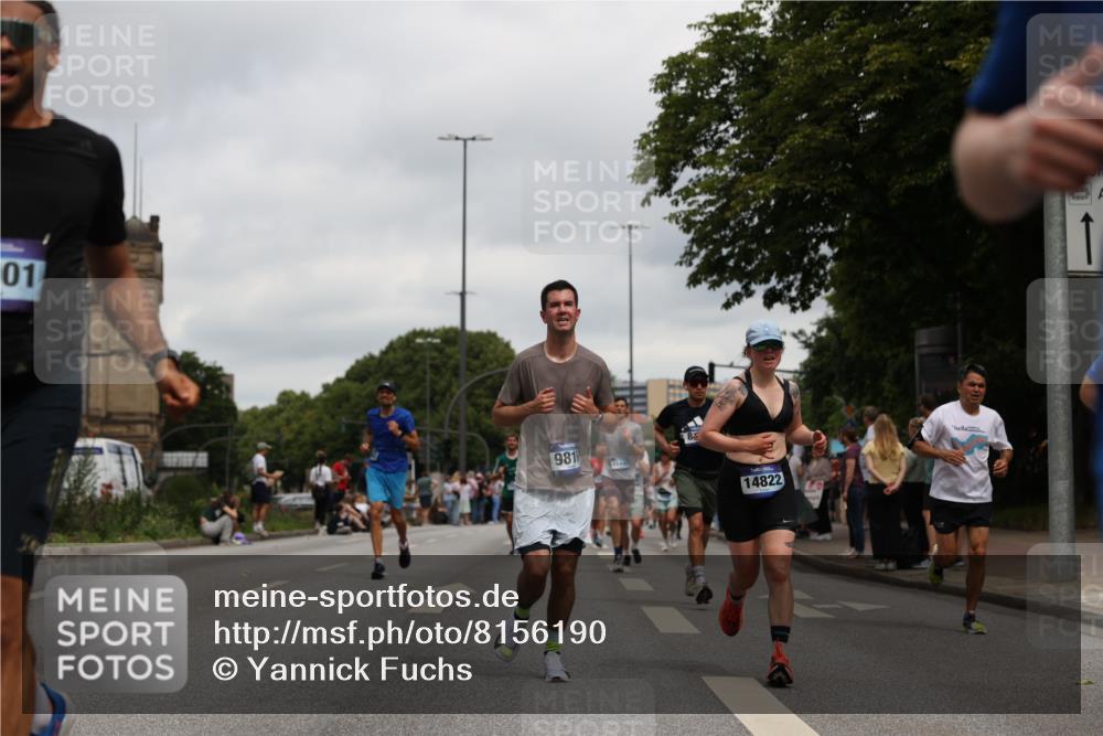 29.06.2025 - hella hamburg halbmarathon Yannick Fuchs http://msf.ph/oto/8156190 29.06.2025 10:58:31 20KM 1842, 2298, 2463, 3919, 4542, 6100, 7081, 7474, 8171, 8810, 8890, 9254, 9680, 9816, 10694, 10824, 11960, 12426, 12646, 12781, 12843, 13901, 14822, 14970, 15698, 16455, 16594, 16753, 16770, 18321, 18440, 18520, 18739, 19240 meine-sportfotos.de