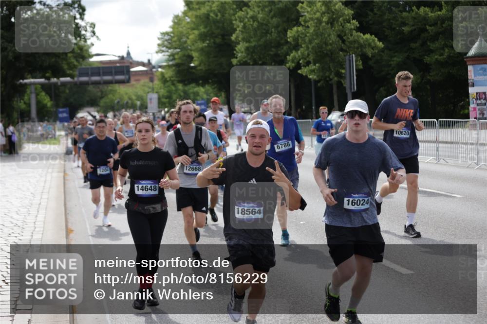 29.06.2025 - hella hamburg halbmarathon Jannik Wohlers http://msf.ph/oto/8156229 29.06.2025 10:17:07 Lombardsbrücke 1204, 1477, 1795, 2259, 2305, 2548, 2860, 3802, 3803, 4194, 4218, 4852, 5002, 6254, 6336, 6352, 6520, 6786, 7011, 7258, 7291, 7410, 7413, 7445, 7566, 7844, 8210, 8309, 8351, 8433, 8895, 9848, 10377, 10620, 10677, 11372, 11707, 12031, 12668, 12683, 14194, 14208, 14209, 14307, 14648, 14877, 16024, 16555, 17083, 17542, 17628, 17717, 17927, 18039, 18060, 18469, 18526, 18564, 19029 meine-sportfotos.de