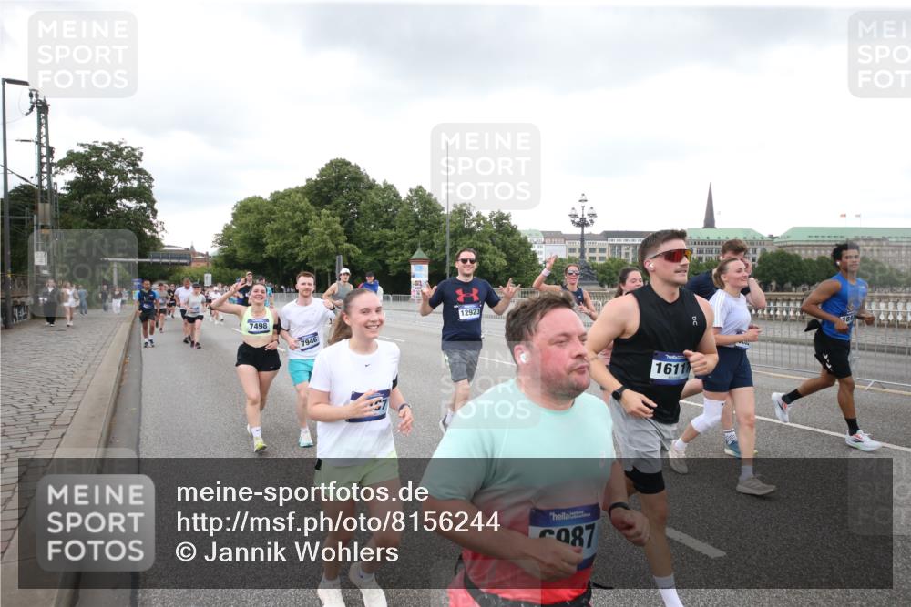 29.06.2025 - hella hamburg halbmarathon Jannik Wohlers http://msf.ph/oto/8156244 29.06.2025 10:53:54 Lombardsbrücke 1762, 1779, 1822, 1949, 2600, 2761, 3187, 3188, 3364, 3857, 4323, 4685, 4720, 5157, 5309, 5514, 5804, 5817, 5933, 6468, 6987, 6988, 7498, 7670, 7874, 7946, 8801, 8803, 8867, 9130, 9203, 10207, 11354, 11785, 11830, 12429, 12898, 12923, 13035, 13850, 14177, 14386, 14416, 14655, 14904, 15318, 16117, 16522, 16628, 16691, 16839, 16888, 18093, 18431 meine-sportfotos.de