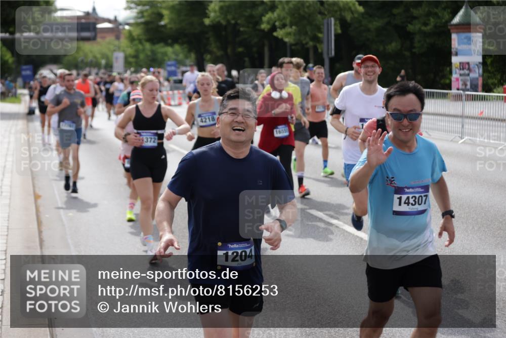 29.06.2025 - hella hamburg halbmarathon Jannik Wohlers http://msf.ph/oto/8156253 29.06.2025 10:17:10 Lombardsbrücke 1015, 1204, 1274, 1458, 1749, 1795, 2259, 2305, 2548, 2860, 3292, 3802, 3803, 4194, 4218, 4852, 5002, 6254, 6336, 6352, 6520, 6786, 7011, 7258, 7291, 7410, 7413, 7566, 7844, 8144, 8210, 8309, 8351, 8433, 8895, 9848, 10620, 10677, 11372, 11707, 12031, 12668, 12683, 14194, 14208, 14209, 14307, 14648, 14877, 15978, 16024, 16555, 17083, 17542, 17628, 17717, 17927, 18039, 18060, 18469, 18526, 18564, 19029 meine-sportfotos.de