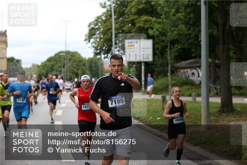 29.06.2025 - hella hamburg halbmarathon Yannick Fuchs http://msf.ph/oto/8156275 29.06.2025 10:38:17 20KM 1558, 3146, 3437, 4425, 4981, 5506, 5624, 5692, 6490, 6705, 6991, 7093, 7185, 7451, 8063, 8145, 8218, 8900, 9043, 9081, 9374, 9633, 9931, 10246, 10669, 10930, 11153, 11346, 11648, 11778, 11848, 12327, 12438, 12966, 13348, 13421, 13897, 13996, 14690, 14861, 15383, 15512, 15862, 15932, 16062, 16105, 16224, 16301, 16547, 16549, 16648, 16720, 17376, 17516, 17912, 18678, 18775, 18942, 19090 meine-sportfotos.de
