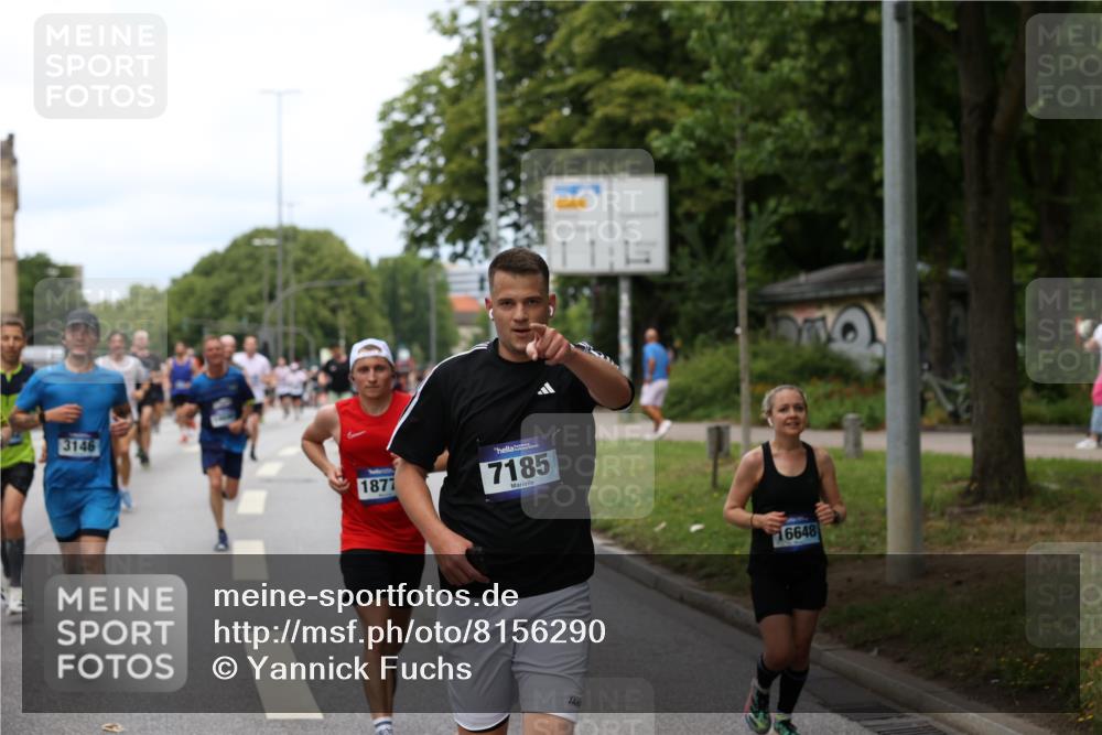 29.06.2025 - hella hamburg halbmarathon Yannick Fuchs http://msf.ph/oto/8156290 29.06.2025 10:38:17 20KM 1558, 3146, 3437, 4425, 4981, 5506, 5624, 5692, 6490, 6705, 6991, 7093, 7185, 7451, 8063, 8145, 8218, 8900, 9043, 9081, 9374, 9633, 9931, 10246, 10669, 10930, 11153, 11346, 11648, 11778, 11848, 12327, 12438, 12966, 13348, 13421, 13897, 13996, 14690, 14861, 15383, 15512, 15862, 15932, 16062, 16105, 16224, 16301, 16547, 16549, 16648, 16720, 17376, 17516, 17912, 18678, 18775, 18942, 19090 meine-sportfotos.de