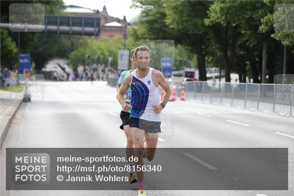 29.06.2025 - hella hamburg halbmarathon Jannik Wohlers http://msf.ph/oto/8156340 29.06.2025 09:37:27 Lombardsbrücke 45, 50, 3944, 12673 meine-sportfotos.de