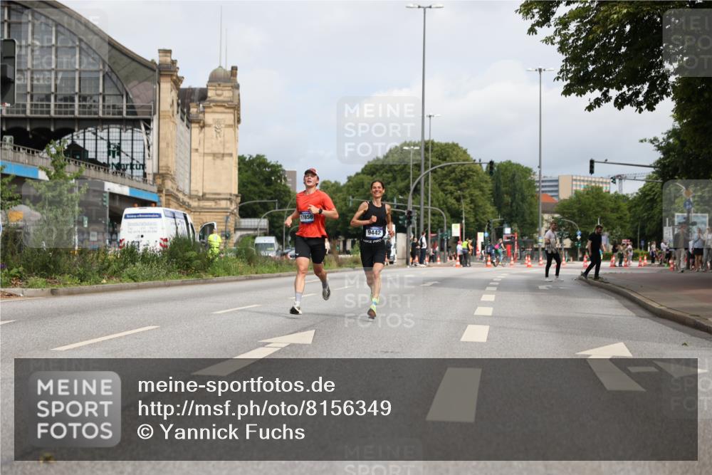 29.06.2025 - hella hamburg halbmarathon Yannick Fuchs http://msf.ph/oto/8156349 29.06.2025 10:17:09 20KM 6559, 9442, 10650, 11965, 16068, 17856 meine-sportfotos.de