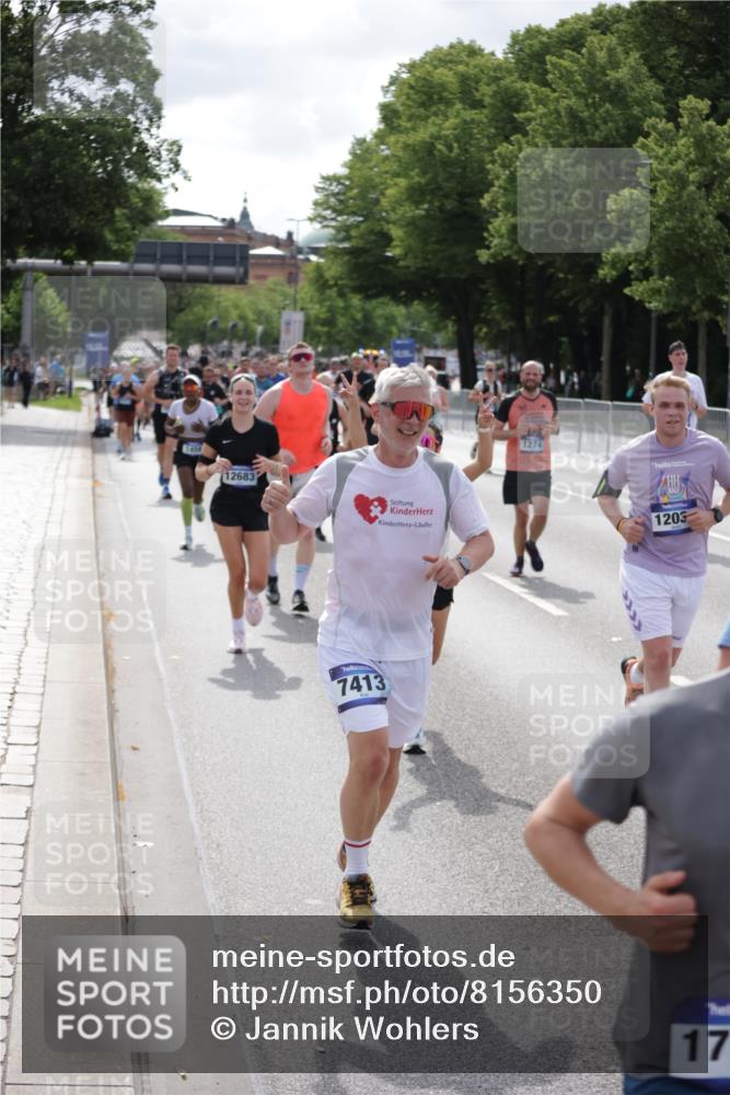29.06.2025 - hella hamburg halbmarathon Jannik Wohlers http://msf.ph/oto/8156350 29.06.2025 10:17:14 Lombardsbrücke 1015, 1204, 1274, 1458, 1749, 1795, 2094, 2259, 2305, 2548, 3292, 4194, 4218, 4852, 5002, 6254, 6336, 6352, 6786, 7258, 7291, 7413, 7566, 7844, 8144, 8351, 8895, 9400, 9848, 10620, 10677, 11372, 11707, 12031, 12668, 12683, 14194, 14307, 14648, 14877, 15978, 16024, 16555, 17083, 17270, 17542, 17616, 17628, 17717, 18469, 18564, 19029 meine-sportfotos.de