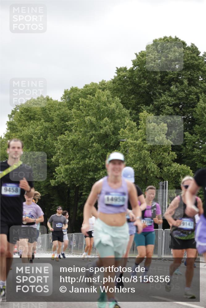 29.06.2025 - hella hamburg halbmarathon Jannik Wohlers http://msf.ph/oto/8156356 29.06.2025 11:01:09 Lombardsbrücke 1099, 1225, 1251, 1435, 1746, 2679, 3395, 3627, 3629, 4274, 4279, 5170, 5297, 5342, 5618, 6205, 6267, 6394, 6411, 6412, 7255, 7424, 8485, 8488, 9235, 9458, 11001, 11146, 11510, 12050, 12294, 12701, 12857, 12990, 13447, 13759, 14853, 14958, 15043, 15554, 15632, 15781, 15839, 16299, 16300, 16827, 17279, 17338, 17413, 17546, 17747, 18242, 19147, 19236 meine-sportfotos.de