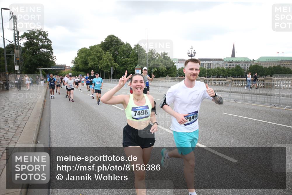 29.06.2025 - hella hamburg halbmarathon Jannik Wohlers http://msf.ph/oto/8156386 29.06.2025 10:53:55 Lombardsbrücke 1762, 1779, 1822, 1949, 2600, 2761, 3187, 3188, 3364, 3795, 3857, 4720, 4971, 5157, 5309, 5514, 5817, 5933, 6987, 7498, 7670, 7874, 7946, 8801, 8803, 8867, 9130, 9203, 10207, 11354, 11785, 11830, 12429, 12898, 12923, 13035, 13850, 14177, 14386, 14416, 14655, 14904, 15318, 15674, 16117, 16522, 16628, 16691, 16839, 16888, 18093, 18431 meine-sportfotos.de