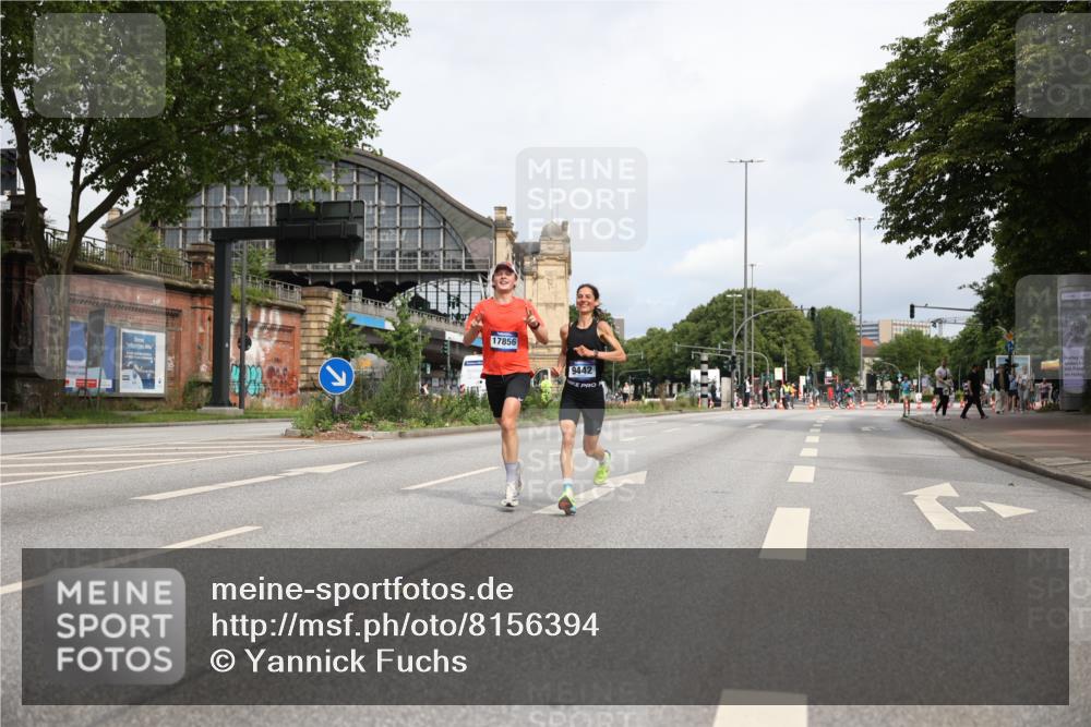 29.06.2025 - hella hamburg halbmarathon Yannick Fuchs http://msf.ph/oto/8156394 29.06.2025 10:17:10 20KM 6559, 9442, 10650, 11965, 16068, 17856 meine-sportfotos.de
