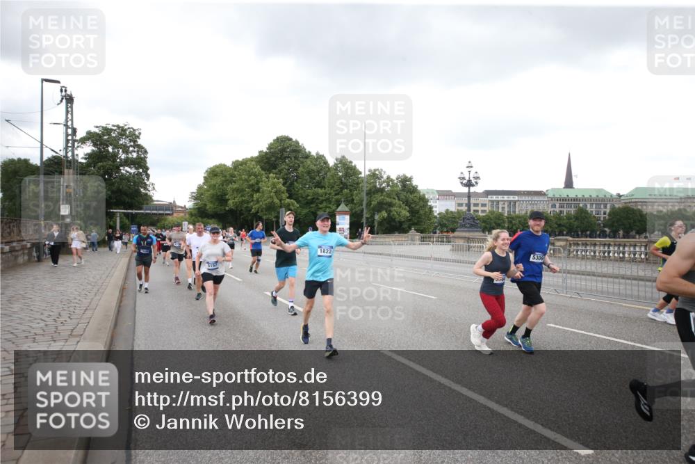 29.06.2025 - hella hamburg halbmarathon Jannik Wohlers http://msf.ph/oto/8156399 29.06.2025 10:53:57 Lombardsbrücke 1762, 1779, 1822, 1949, 2532, 3364, 3761, 3795, 3857, 4720, 4971, 5157, 5216, 5309, 5514, 5817, 5933, 6023, 6279, 6987, 7498, 7670, 7874, 7946, 8801, 8803, 8867, 9130, 9203, 10207, 11354, 11785, 12898, 12923, 13035, 14177, 14386, 14416, 14655, 14904, 15318, 15627, 15628, 15674, 16117, 16522, 16628, 16839, 18093, 18431 meine-sportfotos.de