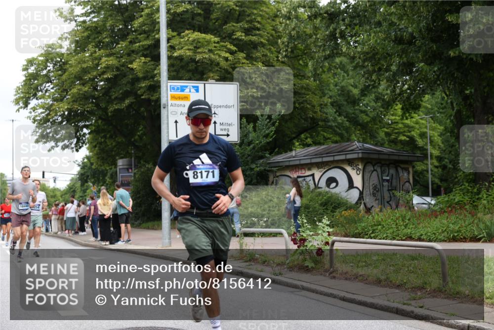 29.06.2025 - hella hamburg halbmarathon Yannick Fuchs http://msf.ph/oto/8156412 29.06.2025 10:58:34 20KM 1229, 1842, 2298, 2463, 2698, 3919, 4542, 6100, 7081, 7271, 7474, 8171, 8405, 8810, 9254, 9680, 9816, 10402, 10694, 10824, 11556, 11960, 12426, 12646, 12781, 12843, 13901, 14822, 15009, 15698, 16344, 16455, 16594, 16753, 16770, 18321, 18440, 18520, 18739, 19240 meine-sportfotos.de