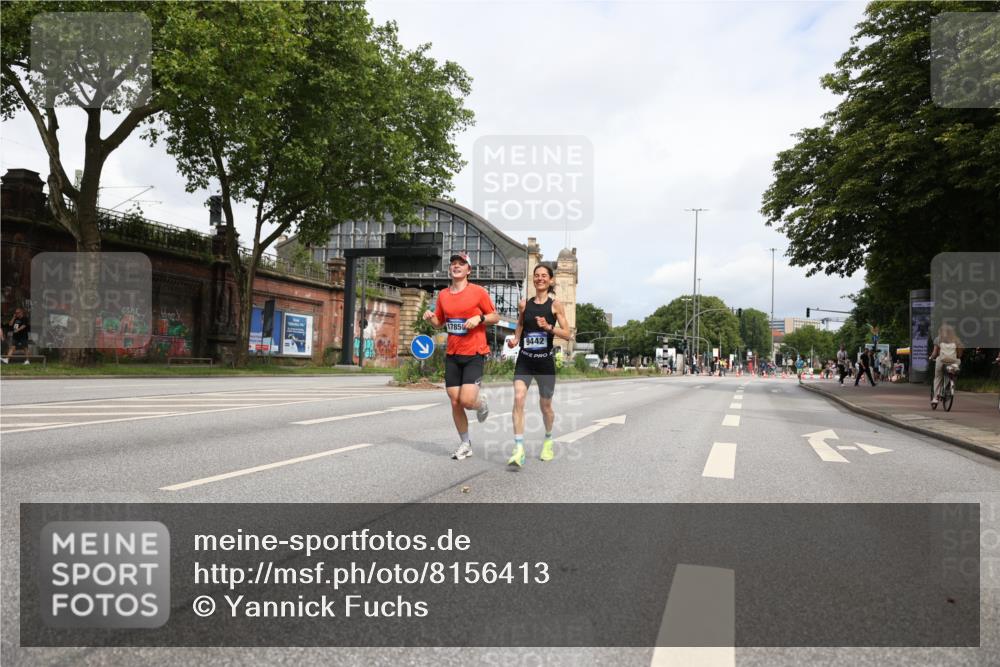 29.06.2025 - hella hamburg halbmarathon Yannick Fuchs http://msf.ph/oto/8156413 29.06.2025 10:17:11 20KM 6559, 9442, 10650, 11965, 16068, 17856 meine-sportfotos.de