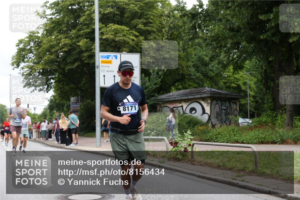 29.06.2025 - hella hamburg halbmarathon Yannick Fuchs http://msf.ph/oto/8156434 29.06.2025 10:58:34 20KM 1229, 1842, 2298, 2463, 2698, 3919, 4542, 6100, 7081, 7271, 7474, 8171, 8405, 8810, 9254, 9680, 9816, 10402, 10694, 10824, 11556, 11960, 12426, 12646, 12781, 12843, 13901, 14822, 15009, 15698, 16344, 16455, 16594, 16753, 16770, 18321, 18440, 18520, 18739, 19240 meine-sportfotos.de