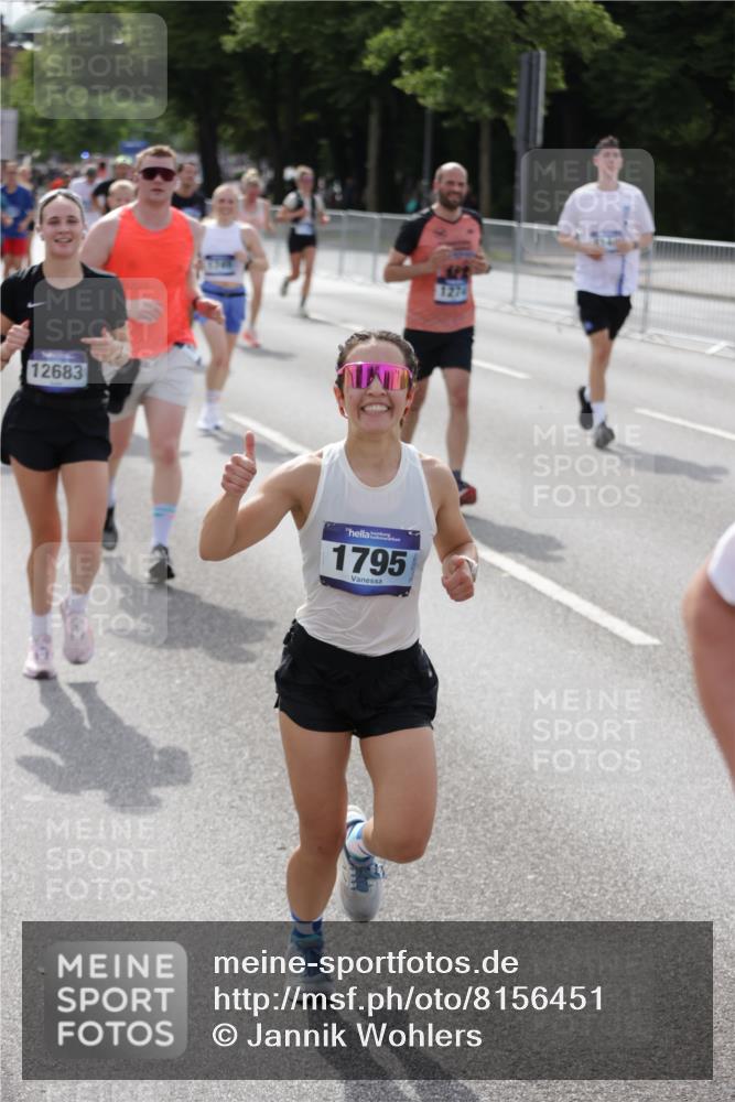29.06.2025 - hella hamburg halbmarathon Jannik Wohlers http://msf.ph/oto/8156451 29.06.2025 10:17:16 Lombardsbrücke 1015, 1204, 1274, 1458, 1749, 1795, 2094, 2259, 2305, 2548, 3138, 3292, 4194, 4218, 4852, 5002, 5611, 5733, 6254, 6336, 6352, 6786, 7258, 7291, 7413, 7566, 7844, 8144, 9400, 9798, 9848, 10620, 10677, 11156, 11372, 11707, 12031, 12668, 12683, 14194, 14307, 14420, 14648, 14877, 15978, 16024, 16038, 16555, 16576, 17083, 17270, 17542, 17616, 17628, 18469, 18564, 19029 meine-sportfotos.de
