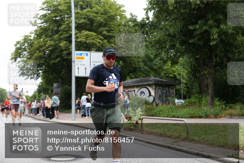 29.06.2025 - hella hamburg halbmarathon Yannick Fuchs http://msf.ph/oto/8156457 29.06.2025 10:58:35 20KM 1229, 1842, 2298, 2463, 2698, 3572, 3919, 4542, 6100, 7081, 7271, 7474, 8171, 8405, 8810, 9254, 9680, 9816, 10402, 10694, 10824, 11556, 11960, 12426, 12646, 12781, 12843, 13901, 14822, 15009, 15698, 16344, 16455, 16753, 16770, 16911, 18321, 18440, 18520, 18707, 18739, 19240 meine-sportfotos.de