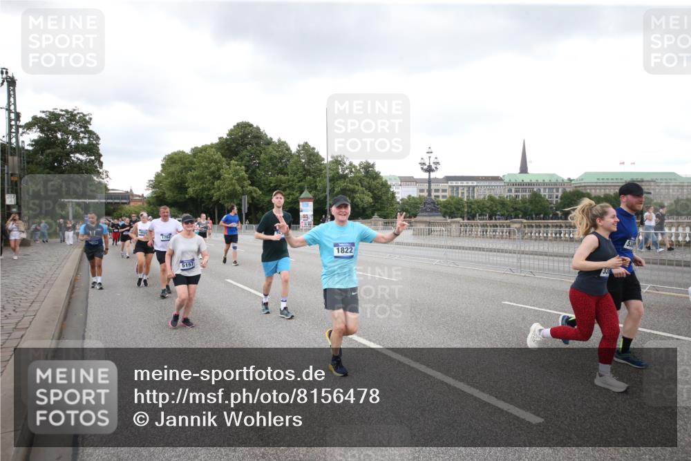 29.06.2025 - hella hamburg halbmarathon Jannik Wohlers http://msf.ph/oto/8156478 29.06.2025 10:53:58 Lombardsbrücke 1762, 1822, 1949, 2532, 3364, 3761, 3795, 3857, 4720, 4971, 5157, 5216, 5309, 5514, 5817, 5933, 6023, 6279, 6987, 7498, 7670, 7874, 7946, 8801, 8803, 8867, 9130, 10207, 11354, 11785, 12898, 12923, 13035, 14386, 14416, 14655, 14904, 15318, 15627, 15628, 15674, 16117, 16522, 16628, 16839, 18093, 18431 meine-sportfotos.de