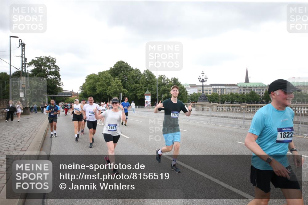 29.06.2025 - hella hamburg halbmarathon Jannik Wohlers http://msf.ph/oto/8156519 29.06.2025 10:53:59 Lombardsbrücke 1762, 1822, 1949, 2244, 2532, 3364, 3761, 3795, 3857, 4720, 4971, 5157, 5185, 5216, 5309, 5514, 5817, 5933, 5993, 6023, 6279, 6987, 7498, 7670, 7874, 7946, 7986, 8801, 8803, 9130, 10207, 11354, 11785, 12898, 12923, 12930, 13035, 14655, 14904, 15174, 15318, 15627, 15628, 15674, 16117, 16522, 16628, 16839, 18093, 18431 meine-sportfotos.de