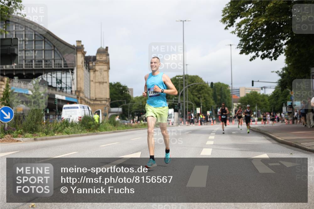 29.06.2025 - hella hamburg halbmarathon Yannick Fuchs http://msf.ph/oto/8156567 29.06.2025 10:17:22 20KM 6559, 10650, 11965, 13751, 16068, 17886 meine-sportfotos.de