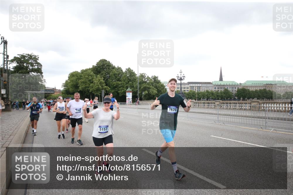 29.06.2025 - hella hamburg halbmarathon Jannik Wohlers http://msf.ph/oto/8156571 29.06.2025 10:53:59 Lombardsbrücke 1762, 1822, 1949, 2244, 2532, 3364, 3761, 3795, 3857, 4720, 4971, 5157, 5185, 5216, 5309, 5514, 5817, 5933, 5993, 6023, 6279, 6987, 7498, 7670, 7874, 7946, 7986, 8801, 8803, 9130, 10207, 11354, 11785, 12898, 12923, 12930, 13035, 14655, 14904, 15174, 15318, 15627, 15628, 15674, 16117, 16522, 16628, 16839, 18093, 18431 meine-sportfotos.de
