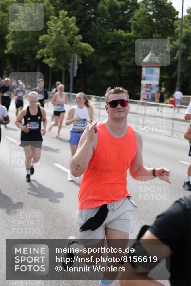 29.06.2025 - hella hamburg halbmarathon Jannik Wohlers http://msf.ph/oto/8156619 29.06.2025 10:17:18 Lombardsbrücke 1015, 1204, 1274, 1458, 1622, 1749, 1795, 2094, 2259, 2548, 3138, 3292, 4218, 5002, 5290, 5611, 5733, 6254, 6336, 6352, 6786, 7258, 7291, 7413, 7566, 7844, 8144, 9400, 9798, 9848, 10174, 10620, 10677, 11156, 11275, 11372, 11707, 11916, 12031, 12668, 12683, 14013, 14194, 14307, 14420, 14648, 14701, 14825, 14877, 15978, 16024, 16038, 16576, 16707, 17083, 17270, 17542, 17616, 18564, 19029 meine-sportfotos.de