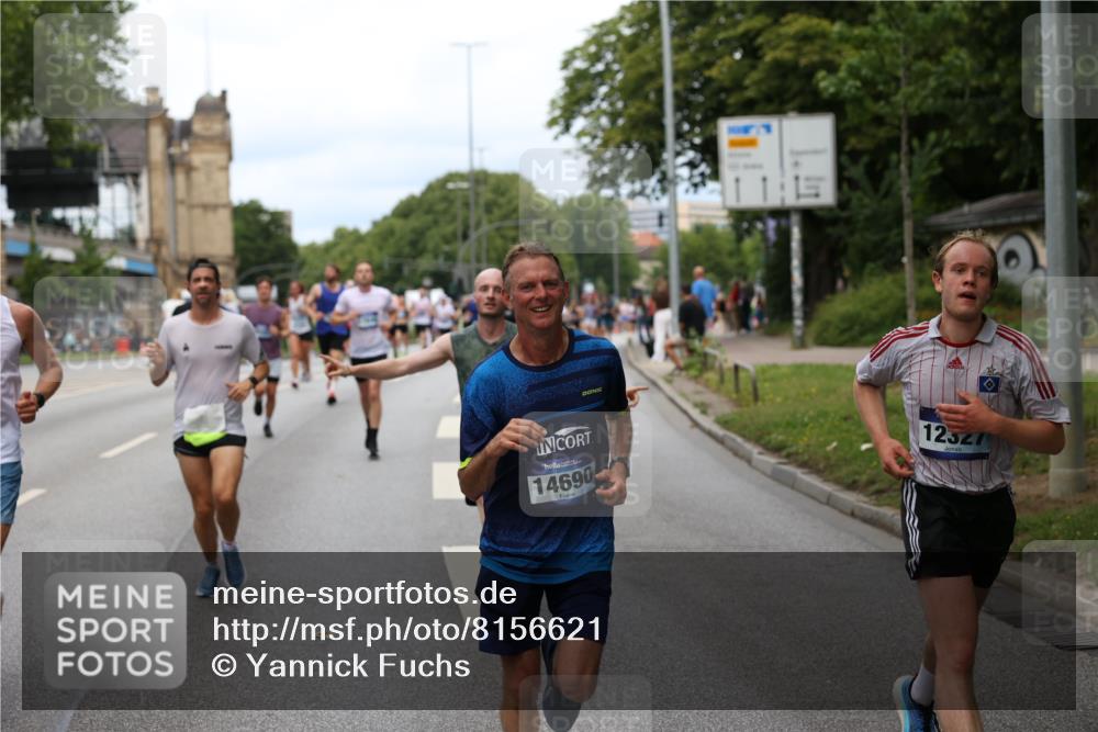 29.06.2025 - hella hamburg halbmarathon Yannick Fuchs http://msf.ph/oto/8156621 29.06.2025 10:38:20 20KM 1415, 1558, 2816, 3146, 3437, 3907, 4425, 4981, 4999, 5275, 5506, 5624, 5692, 6490, 6705, 6991, 7005, 7093, 7451, 8063, 8145, 8218, 8900, 9043, 9081, 9374, 9633, 9931, 10246, 10669, 10930, 11153, 11346, 11648, 11848, 12327, 12438, 12966, 13348, 13421, 13996, 14690, 14798, 14861, 15383, 15512, 15862, 15932, 16062, 16105, 16224, 16301, 16547, 16549, 16648, 16720, 17251, 17376, 17516, 17912, 18678, 18942, 19090 meine-sportfotos.de
