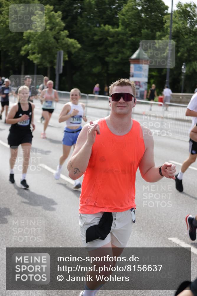 29.06.2025 - hella hamburg halbmarathon Jannik Wohlers http://msf.ph/oto/8156637 29.06.2025 10:17:18 Lombardsbrücke 1015, 1204, 1274, 1458, 1622, 1749, 1795, 2094, 2259, 2548, 3138, 3292, 4218, 5002, 5290, 5611, 5733, 6254, 6336, 6352, 6786, 7258, 7291, 7413, 7566, 7844, 8144, 9400, 9798, 9848, 10174, 10620, 10677, 11156, 11275, 11372, 11707, 11916, 12031, 12668, 12683, 14013, 14194, 14307, 14420, 14648, 14701, 14825, 14877, 15978, 16024, 16038, 16576, 16707, 17083, 17270, 17542, 17616, 18564, 19029 meine-sportfotos.de