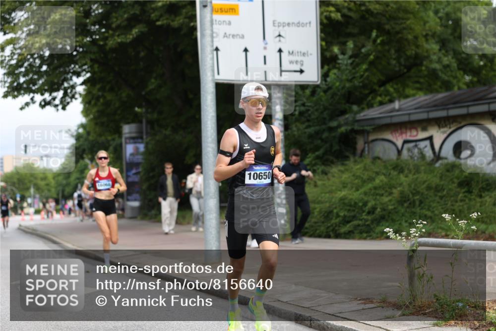 29.06.2025 - hella hamburg halbmarathon Yannick Fuchs http://msf.ph/oto/8156640 29.06.2025 10:17:29 20KM 6559, 9475, 10650, 11965, 13751, 16068, 17886 meine-sportfotos.de
