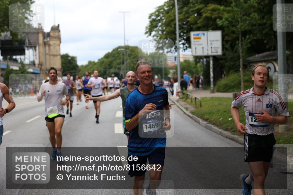 29.06.2025 - hella hamburg halbmarathon Yannick Fuchs http://msf.ph/oto/8156642 29.06.2025 10:38:20 20KM 1415, 1558, 2816, 3146, 3437, 3907, 4425, 4981, 4999, 5275, 5506, 5624, 5692, 6490, 6705, 6991, 7005, 7093, 7451, 8063, 8145, 8218, 8900, 9043, 9081, 9374, 9633, 9931, 10246, 10669, 10930, 11153, 11346, 11648, 11848, 12327, 12438, 12966, 13348, 13421, 13996, 14690, 14798, 14861, 15383, 15512, 15862, 15932, 16062, 16105, 16224, 16301, 16547, 16549, 16648, 16720, 17251, 17376, 17516, 17912, 18678, 18942, 19090 meine-sportfotos.de