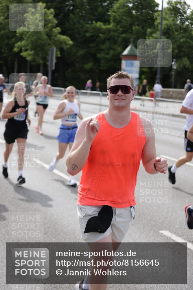 29.06.2025 - hella hamburg halbmarathon Jannik Wohlers http://msf.ph/oto/8156645 29.06.2025 10:17:18 Lombardsbrücke 1015, 1204, 1274, 1458, 1622, 1749, 1795, 2094, 2259, 2548, 3138, 3292, 4218, 5002, 5290, 5611, 5733, 6254, 6336, 6352, 6786, 7258, 7291, 7413, 7566, 7844, 8144, 9400, 9798, 9848, 10174, 10620, 10677, 11156, 11275, 11372, 11707, 11916, 12031, 12668, 12683, 14013, 14194, 14307, 14420, 14648, 14701, 14825, 14877, 15978, 16024, 16038, 16576, 16707, 17083, 17270, 17542, 17616, 18564, 19029 meine-sportfotos.de