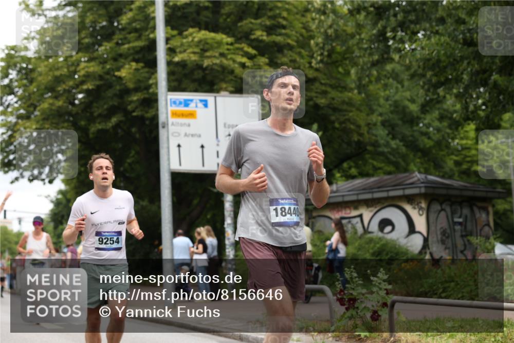 29.06.2025 - hella hamburg halbmarathon Yannick Fuchs http://msf.ph/oto/8156646 29.06.2025 10:58:38 20KM 1062, 1229, 1842, 2298, 2463, 2698, 3572, 3663, 4542, 6100, 7081, 7271, 7474, 8171, 8405, 9254, 9816, 9986, 10067, 10402, 10824, 10962, 11556, 11960, 12426, 12475, 12646, 12781, 12843, 13901, 14822, 15009, 16344, 16367, 16455, 16605, 16753, 16770, 16911, 17895, 18440, 18520, 18707, 18739, 19240 meine-sportfotos.de