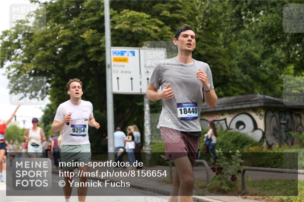 29.06.2025 - hella hamburg halbmarathon Yannick Fuchs http://msf.ph/oto/8156654 29.06.2025 10:58:38 20KM 1062, 1229, 1842, 2298, 2463, 2698, 3572, 3663, 4542, 6100, 7081, 7271, 7474, 8171, 8405, 9254, 9816, 9986, 10067, 10402, 10824, 10962, 11556, 11960, 12426, 12475, 12646, 12781, 12843, 13901, 14822, 15009, 16344, 16367, 16455, 16605, 16753, 16770, 16911, 17895, 18440, 18520, 18707, 18739, 19240 meine-sportfotos.de