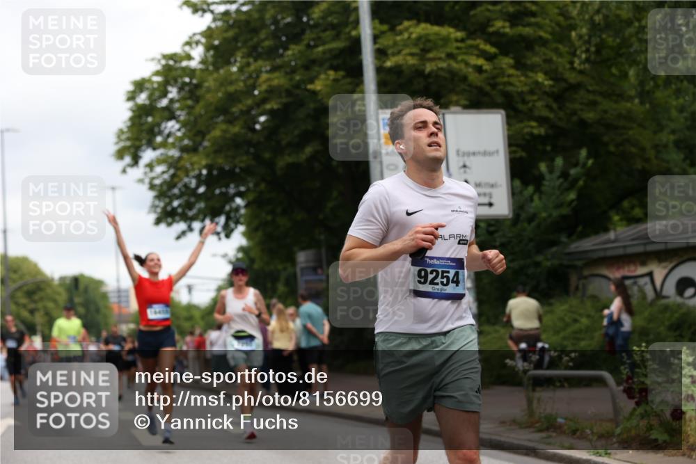 29.06.2025 - hella hamburg halbmarathon Yannick Fuchs http://msf.ph/oto/8156699 29.06.2025 10:58:38 20KM 1062, 1229, 1842, 2298, 2463, 2698, 3572, 3663, 4542, 6100, 7081, 7271, 7474, 8171, 8405, 9254, 9816, 9986, 10067, 10402, 10824, 10962, 11556, 11960, 12426, 12475, 12646, 12781, 12843, 13901, 14822, 15009, 16344, 16367, 16455, 16605, 16753, 16770, 16911, 17895, 18440, 18520, 18707, 18739, 19240 meine-sportfotos.de
