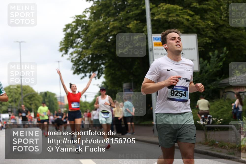 29.06.2025 - hella hamburg halbmarathon Yannick Fuchs http://msf.ph/oto/8156705 29.06.2025 10:58:38 20KM 1062, 1229, 1842, 2298, 2463, 2698, 3572, 3663, 4542, 6100, 7081, 7271, 7474, 8171, 8405, 9254, 9816, 9986, 10067, 10402, 10824, 10962, 11556, 11960, 12426, 12475, 12646, 12781, 12843, 13901, 14822, 15009, 16344, 16367, 16455, 16605, 16753, 16770, 16911, 17895, 18440, 18520, 18707, 18739, 19240 meine-sportfotos.de