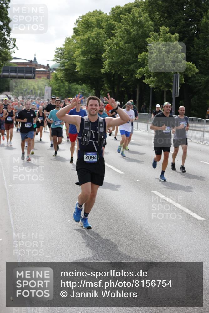 29.06.2025 - hella hamburg halbmarathon Jannik Wohlers http://msf.ph/oto/8156754 29.06.2025 10:17:21 Lombardsbrücke 1015, 1204, 1274, 1458, 1622, 1749, 1795, 2094, 2259, 2548, 3138, 3292, 4218, 5002, 5004, 5290, 5611, 5733, 6254, 6336, 6352, 6786, 7258, 7413, 8144, 8799, 9400, 9798, 9848, 9964, 10174, 10677, 10831, 11156, 11275, 11372, 11656, 11707, 11916, 12031, 12401, 12553, 12683, 13843, 14013, 14194, 14307, 14420, 14701, 14738, 14825, 15203, 15322, 15978, 16038, 16576, 16707, 17083, 17270, 17542, 17616, 19029 meine-sportfotos.de