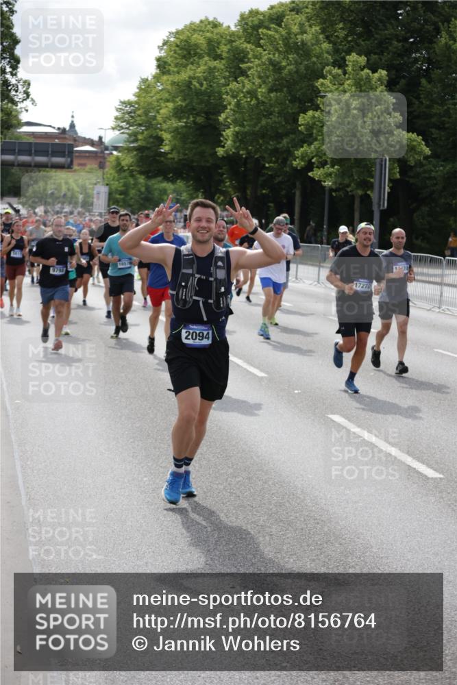 29.06.2025 - hella hamburg halbmarathon Jannik Wohlers http://msf.ph/oto/8156764 29.06.2025 10:17:21 Lombardsbrücke 1015, 1204, 1274, 1458, 1622, 1749, 1795, 2094, 2259, 2548, 3138, 3292, 4218, 5002, 5004, 5290, 5611, 5733, 6254, 6336, 6352, 6786, 7258, 7413, 8144, 8799, 9400, 9798, 9848, 9964, 10174, 10677, 10831, 11156, 11275, 11372, 11656, 11707, 11916, 12031, 12401, 12553, 12683, 13843, 14013, 14194, 14307, 14420, 14701, 14738, 14825, 15203, 15322, 15978, 16038, 16576, 16707, 17083, 17270, 17542, 17616, 19029 meine-sportfotos.de