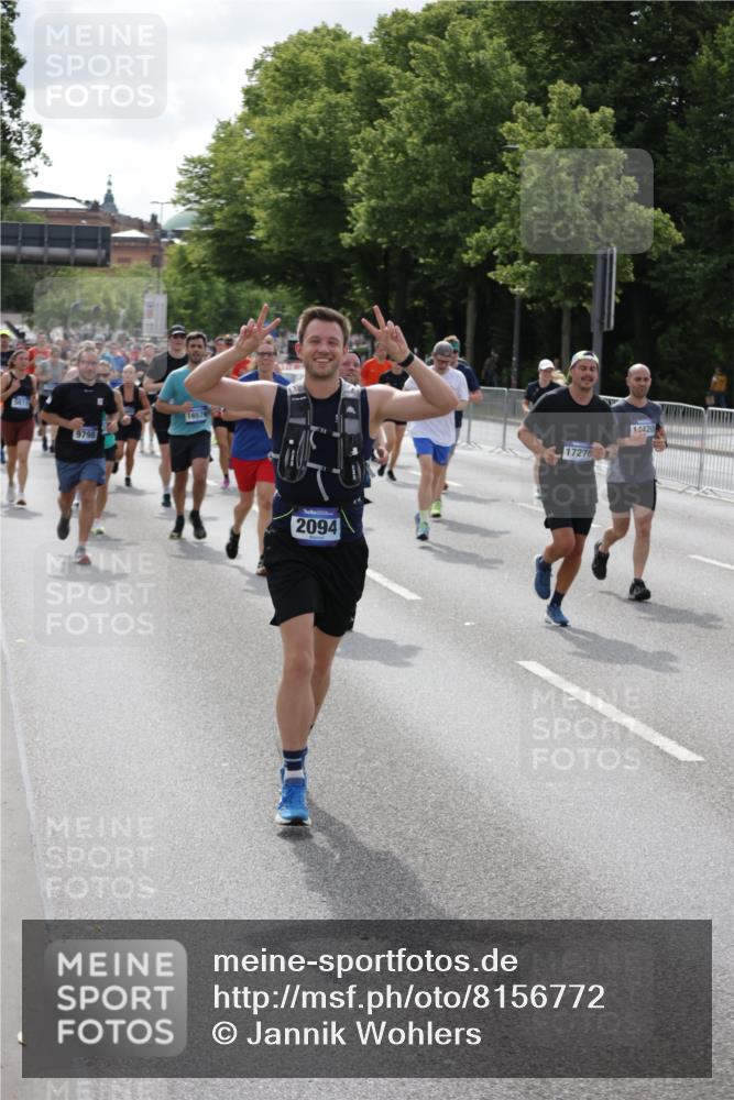 29.06.2025 - hella hamburg halbmarathon Jannik Wohlers http://msf.ph/oto/8156772 29.06.2025 10:17:21 Lombardsbrücke 1015, 1204, 1274, 1458, 1622, 1749, 1795, 2094, 2259, 2548, 3138, 3292, 4218, 5002, 5004, 5290, 5611, 5733, 6254, 6336, 6352, 6786, 7258, 7413, 8144, 8799, 9400, 9798, 9848, 9964, 10174, 10677, 10831, 11156, 11275, 11372, 11656, 11707, 11916, 12031, 12401, 12553, 12683, 13843, 14013, 14194, 14307, 14420, 14701, 14738, 14825, 15203, 15322, 15978, 16038, 16576, 16707, 17083, 17270, 17542, 17616, 19029 meine-sportfotos.de