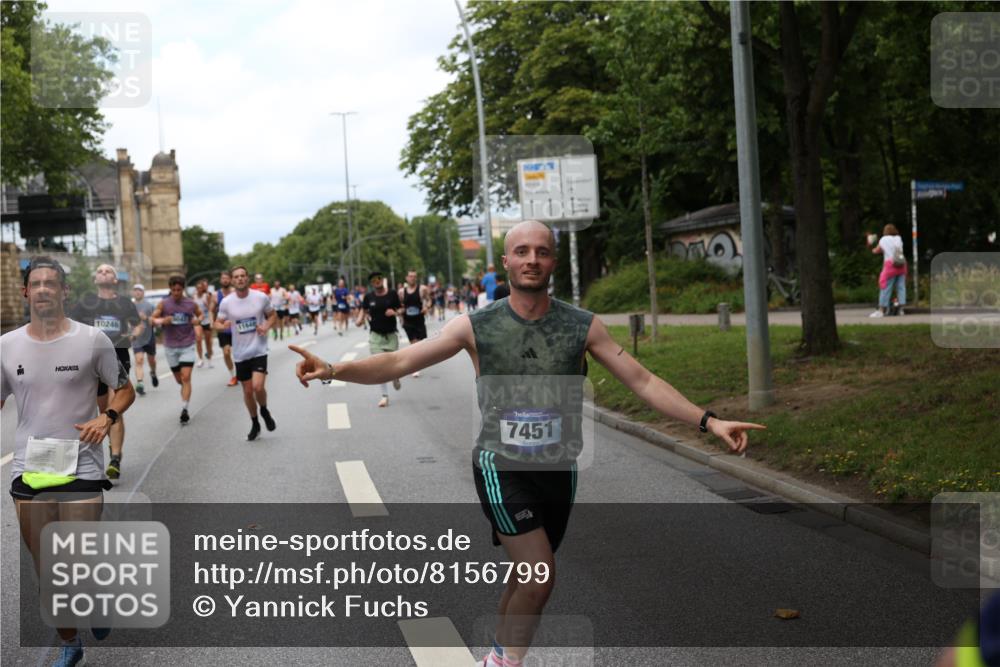 29.06.2025 - hella hamburg halbmarathon Yannick Fuchs http://msf.ph/oto/8156799 29.06.2025 10:38:22 20KM 1415, 1558, 2816, 3907, 4425, 4981, 4999, 5275, 5506, 5624, 5692, 6490, 6705, 6903, 6991, 7005, 7093, 7451, 8063, 8145, 8218, 8900, 9043, 9081, 9374, 9633, 9931, 10193, 10246, 10669, 10930, 11153, 11346, 11648, 11848, 12327, 12438, 12554, 12966, 13421, 13996, 14690, 14798, 14861, 15512, 15862, 16062, 16224, 16301, 16316, 16547, 16549, 16720, 17251, 17376, 17516, 17912, 18678, 18942 meine-sportfotos.de