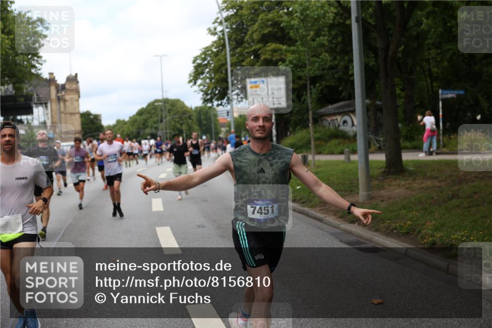 29.06.2025 - hella hamburg halbmarathon Yannick Fuchs http://msf.ph/oto/8156810 29.06.2025 10:38:22 20KM 1415, 1558, 2816, 3907, 4425, 4981, 4999, 5275, 5506, 5624, 5692, 6490, 6705, 6903, 6991, 7005, 7093, 7451, 8063, 8145, 8218, 8900, 9043, 9081, 9374, 9633, 9931, 10193, 10246, 10669, 10930, 11153, 11346, 11648, 11848, 12327, 12438, 12554, 12966, 13421, 13996, 14690, 14798, 14861, 15512, 15862, 16062, 16224, 16301, 16316, 16547, 16549, 16720, 17251, 17376, 17516, 17912, 18678, 18942 meine-sportfotos.de